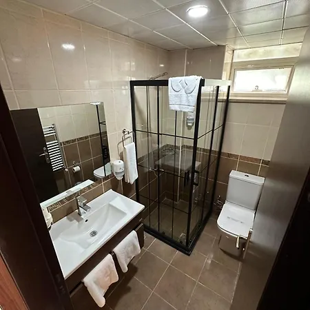 Nif Otel 3*