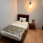 Отель Nif 3*